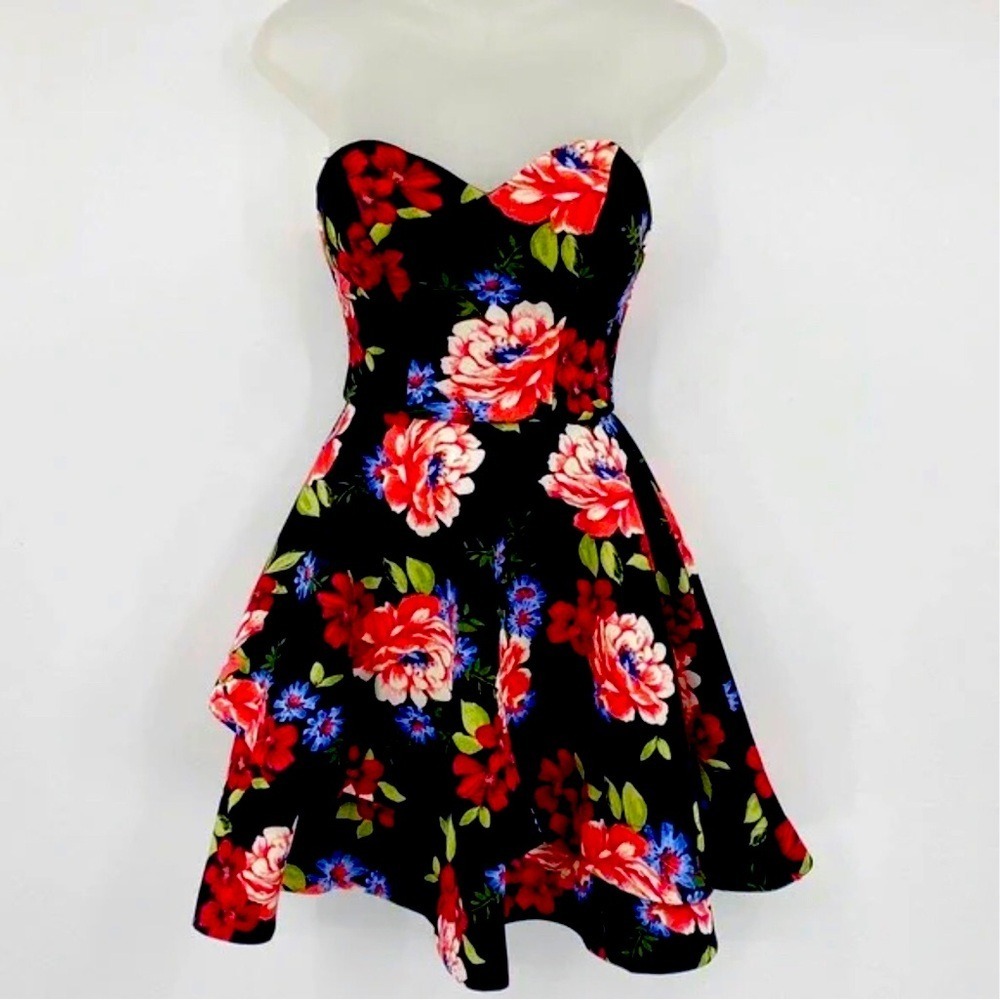 B. Darlin Floral Strapless Sweetheart Fit & Flare Mini Dress Black Red IB44L205